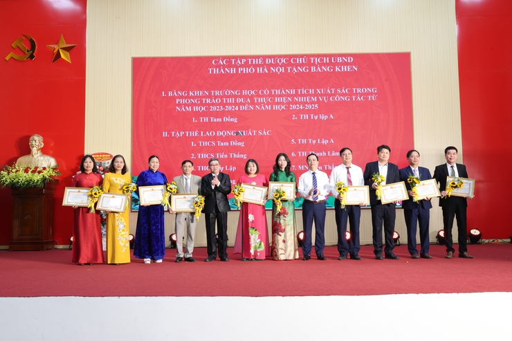 Xã Tiến Thắng tổ chức Lễ Tuyên dương khen thưởng các tập thể, cá nhân có thành tích xuất sắc năm học 2024-2025 - Ảnh 5.