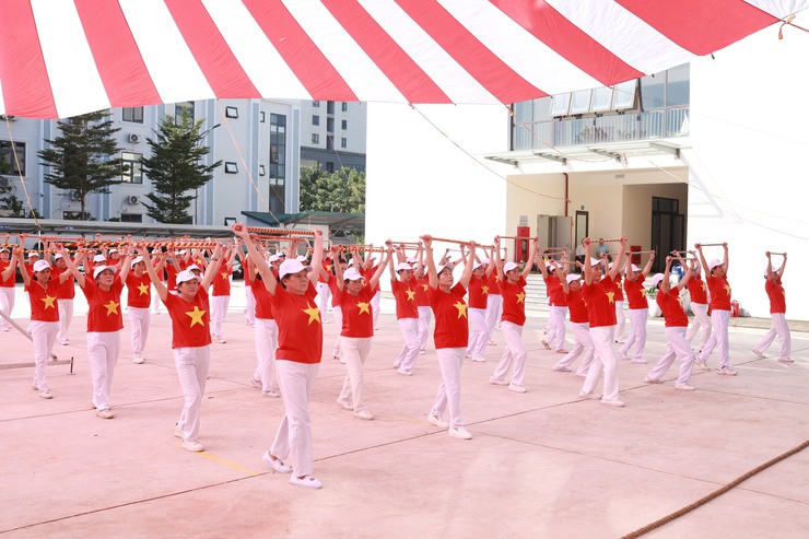 Phát huy truyền thống đoàn kết, xây dựng phường Xuân Đỉnh văn minh, giàu đẹp- Ảnh 5.