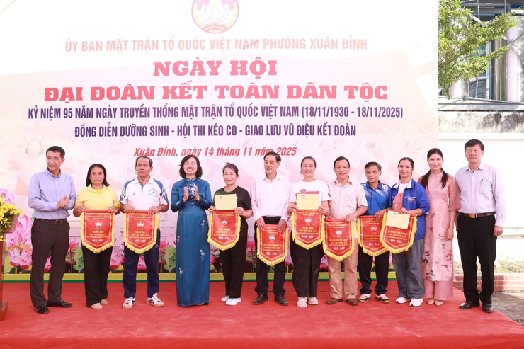 Phát huy truyền thống đoàn kết, xây dựng phường Xuân Đỉnh văn minh, giàu đẹp- Ảnh 13.