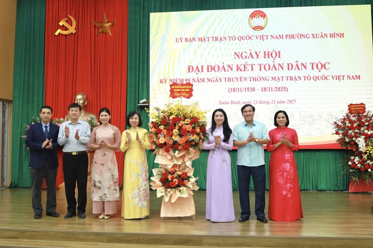 Phát huy truyền thống đoàn kết, xây dựng phường Xuân Đỉnh văn minh, giàu đẹp- Ảnh 9.