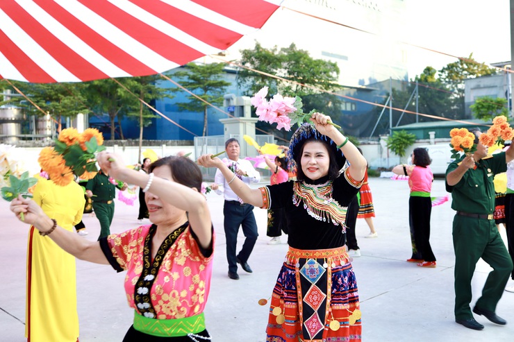 Phát huy truyền thống đoàn kết, xây dựng phường Xuân Đỉnh văn minh, giàu đẹp- Ảnh 4.