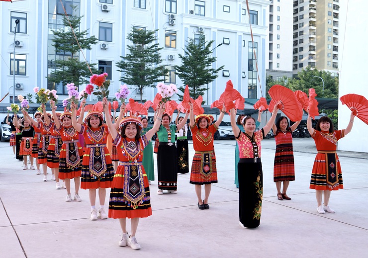 Phát huy truyền thống đoàn kết, xây dựng phường Xuân Đỉnh văn minh, giàu đẹp- Ảnh 8.