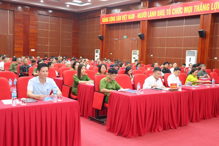 Hội nghị triển khai thực hiện Cao điểm 60 ngày đêm tổng rà soát, làm sạch dữ liệu đăng ký phương tiện, giấy phép lái xe trên địa bàn xã Phú Xuyên.- Ảnh 2.