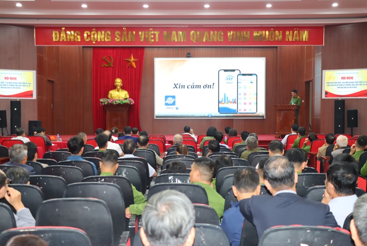 Hội nghị triển khai thực hiện Cao điểm 60 ngày đêm tổng rà soát, làm sạch dữ liệu đăng ký phương tiện, giấy phép lái xe trên địa bàn xã Phú Xuyên.- Ảnh 3.