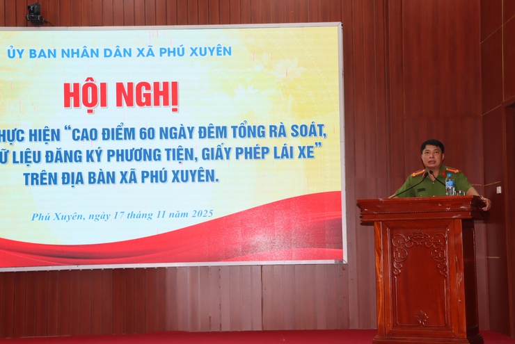 Hội nghị triển khai thực hiện Cao điểm 60 ngày đêm tổng rà soát, làm sạch dữ liệu đăng ký phương tiện, giấy phép lái xe trên địa bàn xã Phú Xuyên.- Ảnh 5.