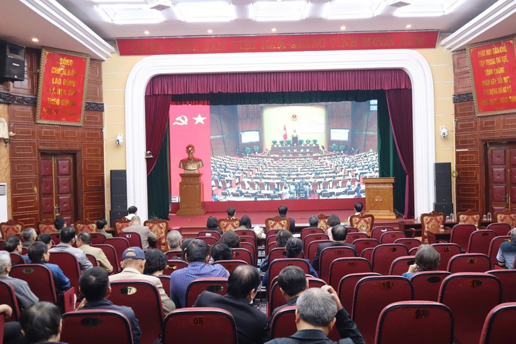 Hội nghị toàn quốc quán triệt Chỉ thị của Bộ Chính trị triển khai công tác bầu cử
- Ảnh 2.