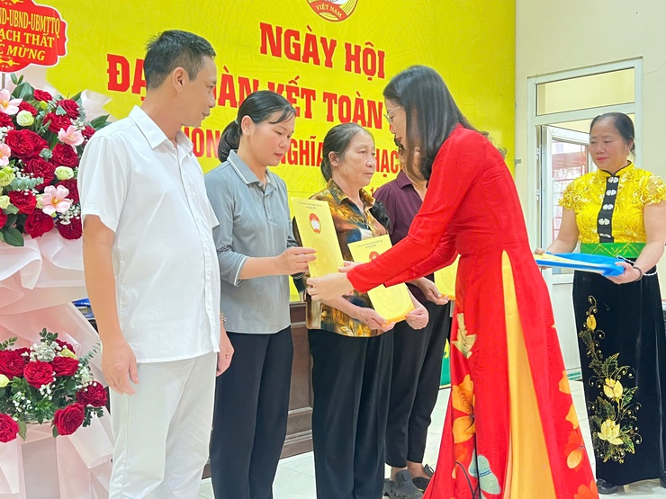 31/31 thôn trên địa bàn xã Thạch Thất sôi nổi tổ chức Ngày hội Đại đoàn kết toàn dân tộc năm 2025- Ảnh 19.