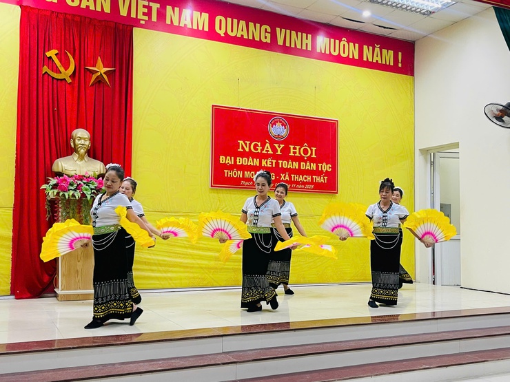 31/31 thôn trên địa bàn xã Thạch Thất sôi nổi tổ chức Ngày hội Đại đoàn kết toàn dân tộc năm 2025- Ảnh 11.