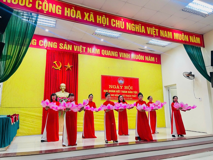 31/31 thôn trên địa bàn xã Thạch Thất sôi nổi tổ chức Ngày hội Đại đoàn kết toàn dân tộc năm 2025- Ảnh 13.