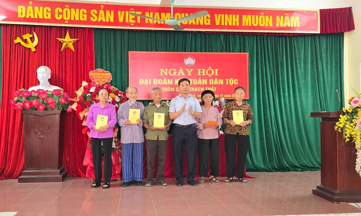 31/31 thôn trên địa bàn xã Thạch Thất sôi nổi tổ chức Ngày hội Đại đoàn kết toàn dân tộc năm 2025- Ảnh 21.