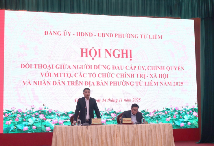 Hội nghị đối thoại giữa người đứng đầu cấp ủy, chính quyền với MTTQ, các tổ chức chính trị - xã hội và Nhân dân trên địa bàn phường năm 2025.- Ảnh 4.