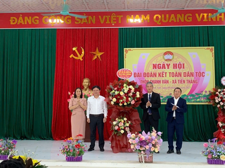 Các đồng chí lãnh đạo xã chung vui Ngày hội Đại đoàn kết toàn dân tộc tại các khu dân cư- Ảnh 10.