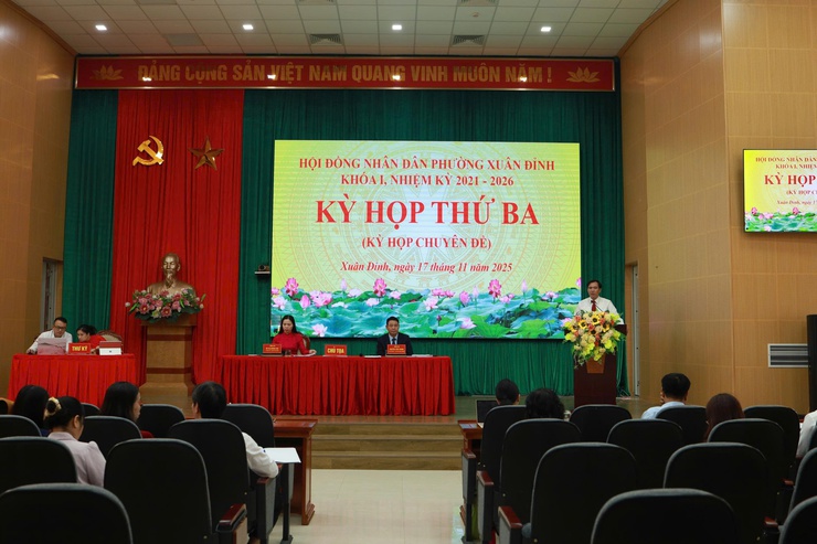 HĐND phường Xuân Đỉnh tổ chức Kỳ họp thứ Ba: Sắp xếp lại tổ dân phố và phê duyệt Đề án phòng chống sốt xuất huyết giai đoạn 2026–2028
- Ảnh 1.