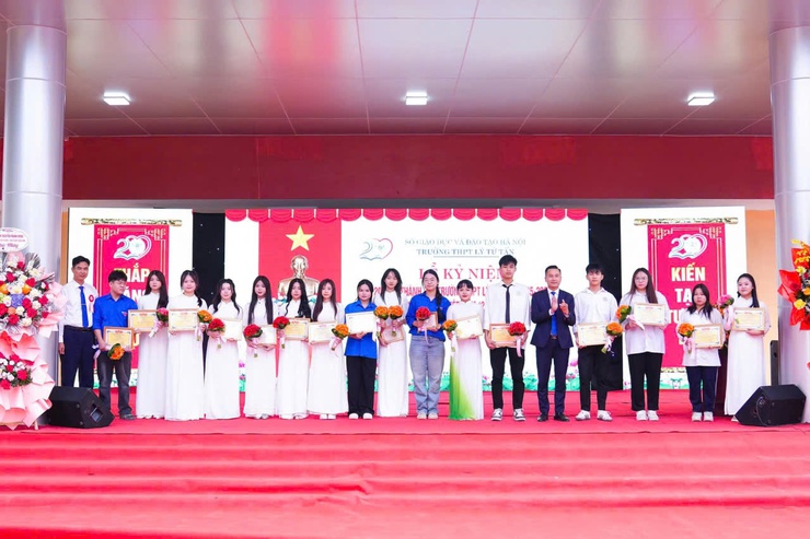 Trường THPT Lý Tử Tấn: 20 năm xây dựng và phát triển- Ảnh 12.