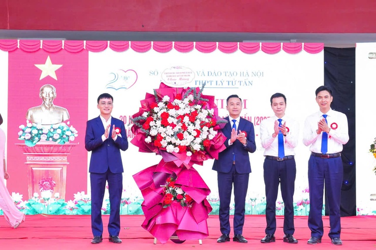 Trường THPT Lý Tử Tấn: 20 năm xây dựng và phát triển- Ảnh 2.