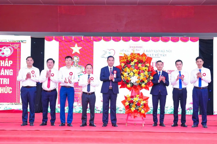Trường THPT Lý Tử Tấn: 20 năm xây dựng và phát triển- Ảnh 3.