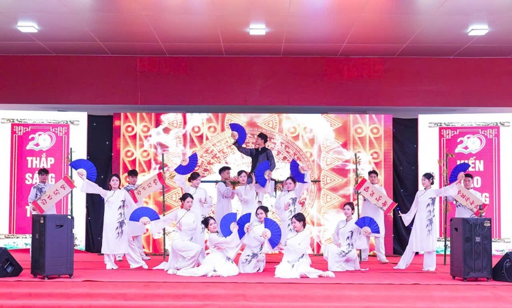 Trường THPT Lý Tử Tấn: 20 năm xây dựng và phát triển- Ảnh 8.