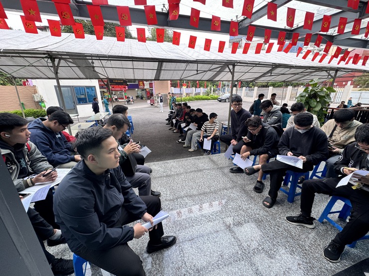 Thanh niên Nghĩa Đô hăng hái khám sơ tuyển, sẵn sàng nhập ngũ năm 2026- Ảnh 1.