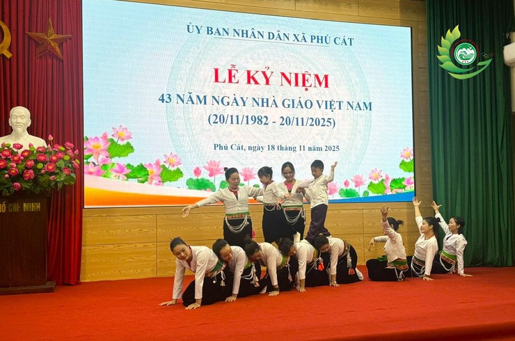 Xã Phú Cát tổ chức Lễ kỷ niệm 43 năm Ngày Nhà giáo Việt Nam 20/11- Ảnh 2.
