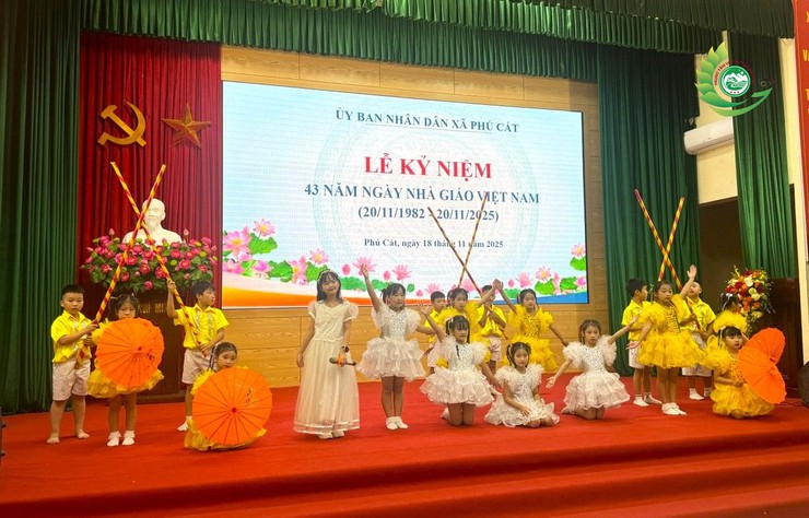 Xã Phú Cát tổ chức Lễ kỷ niệm 43 năm Ngày Nhà giáo Việt Nam 20/11- Ảnh 3.