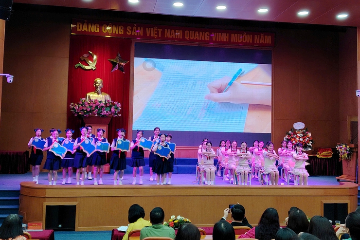 Phường Thanh Xuân gặp mặt kỷ niệm 43 năm Ngày Nhà giáo Việt Nam 20/11 (20/11/1982 - 20/11/2025)- Ảnh 14.