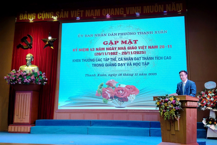 Phường Thanh Xuân gặp mặt kỷ niệm 43 năm Ngày Nhà giáo Việt Nam 20/11 (20/11/1982 - 20/11/2025)- Ảnh 2.
