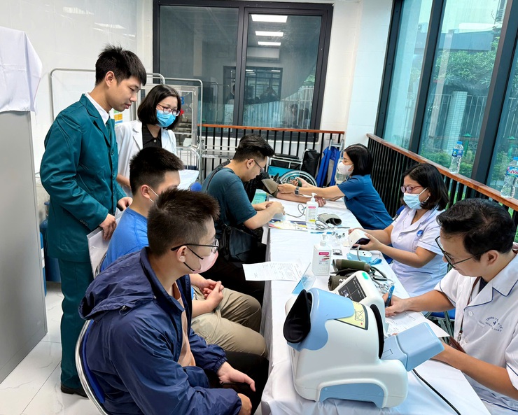 Thanh niên Nghĩa Đô hăng hái khám sơ tuyển, sẵn sàng nhập ngũ năm 2026- Ảnh 4.