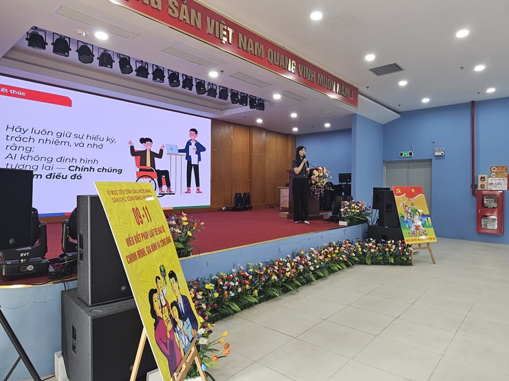 Tập huấn Ứng dụng công nghệ AI trong dạy học và giáo dục học sinh- Ảnh 2.