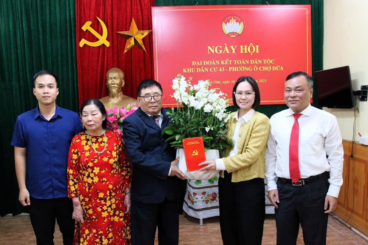 Ngày hội Đại đoàn kết toàn dân tộc nhân kỷ niệm 95 năm Ngày truyền thống Mặt trận Tổ quốc Việt Nam trên địa bàn Phường Ô Chợ Dừa- Ảnh 1.