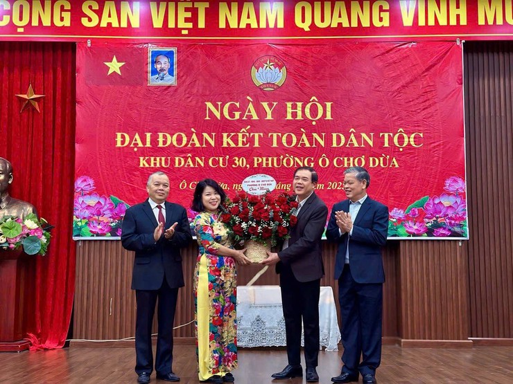 Ngày hội Đại đoàn kết toàn dân tộc nhân kỷ niệm 95 năm Ngày truyền thống Mặt trận Tổ quốc Việt Nam trên địa bàn Phường Ô Chợ Dừa- Ảnh 5.