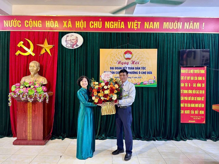 Ngày hội Đại đoàn kết toàn dân tộc nhân kỷ niệm 95 năm Ngày truyền thống Mặt trận Tổ quốc Việt Nam trên địa bàn Phường Ô Chợ Dừa- Ảnh 7.