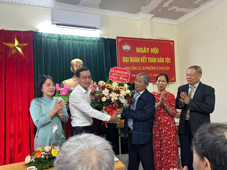 Ngày hội Đại đoàn kết toàn dân tộc nhân kỷ niệm 95 năm Ngày truyền thống Mặt trận Tổ quốc Việt Nam trên địa bàn Phường Ô Chợ Dừa- Ảnh 8.