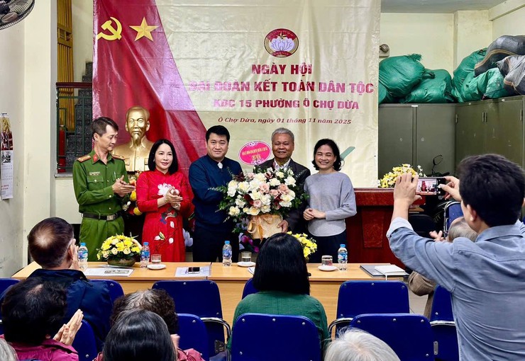 Ngày hội Đại đoàn kết toàn dân tộc nhân kỷ niệm 95 năm Ngày truyền thống Mặt trận Tổ quốc Việt Nam trên địa bàn Phường Ô Chợ Dừa- Ảnh 9.