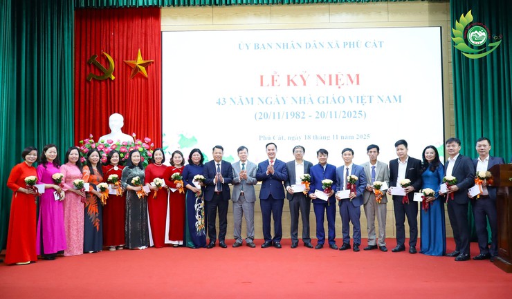 Xã Phú Cát tổ chức Lễ kỷ niệm 43 năm Ngày Nhà giáo Việt Nam 20/11- Ảnh 13.