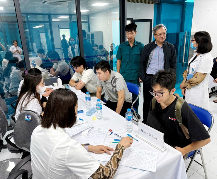 Thanh niên Nghĩa Đô hăng hái khám sơ tuyển, sẵn sàng nhập ngũ năm 2026- Ảnh 2.