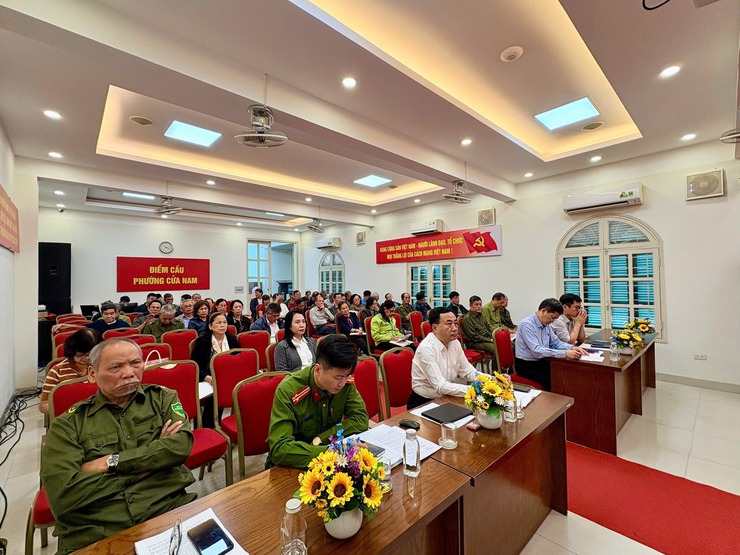 PHƯỜNG CỬA NAM: RA QUÂN CAO ĐIỂM XỬ LÝ VI PHẠM TRẬT TỰ ĐÔ THỊ – AN TOÀN GIAO THÔNG – VỆ SINH MÔI TRƯỜNG NĂM 2025**- Ảnh 4.