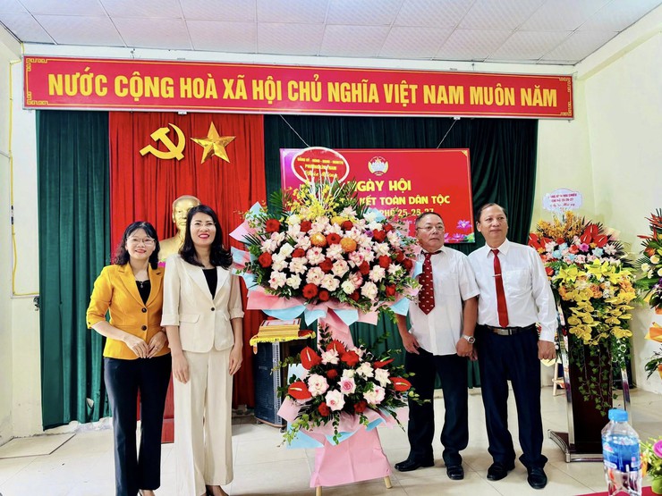 TƯNG BỪNG, RỘN RÀNG NGÀY HỘI ĐẠI ĐOÀN KẾT TOÀN DÂN TỘC NĂM 2025 TRÊN ĐỊA BÀN PHƯỜNG LĨNH NAM- Ảnh 4.