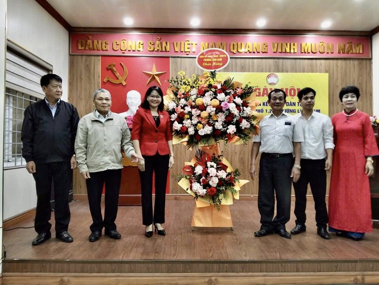 TƯNG BỪNG, RỘN RÀNG NGÀY HỘI ĐẠI ĐOÀN KẾT TOÀN DÂN TỘC NĂM 2025 TRÊN ĐỊA BÀN PHƯỜNG LĨNH NAM- Ảnh 5.