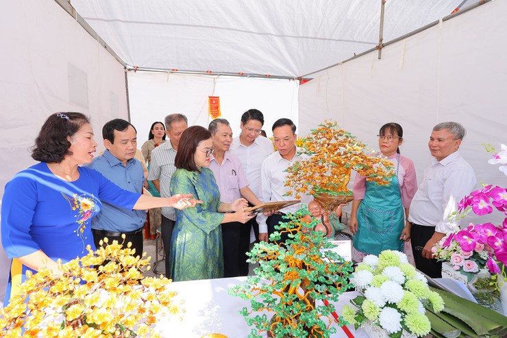 Phường Long Biên nhiều hoạt động ý nghĩa tại Ngày hội Đại đoàn kết toàn dân tộc- Ảnh 5.