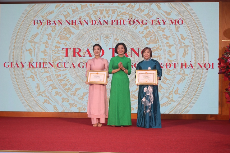 Phường Tây Mỗ kỷ niệm 43 năm ngày Nhà giáo Việt Nam (20/11/1982 - 20/11/2025), tuyên dương các điển hình tiên tiến, nhà giáo tiêu biểu phường Tây Mỗ năm học 2025 - 2026- Ảnh 10.