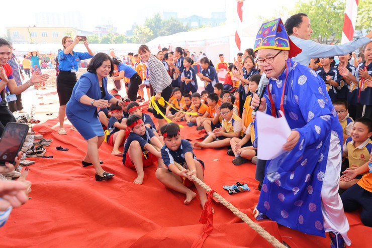 Phường Long Biên nhiều hoạt động ý nghĩa tại Ngày hội Đại đoàn kết toàn dân tộc- Ảnh 4.