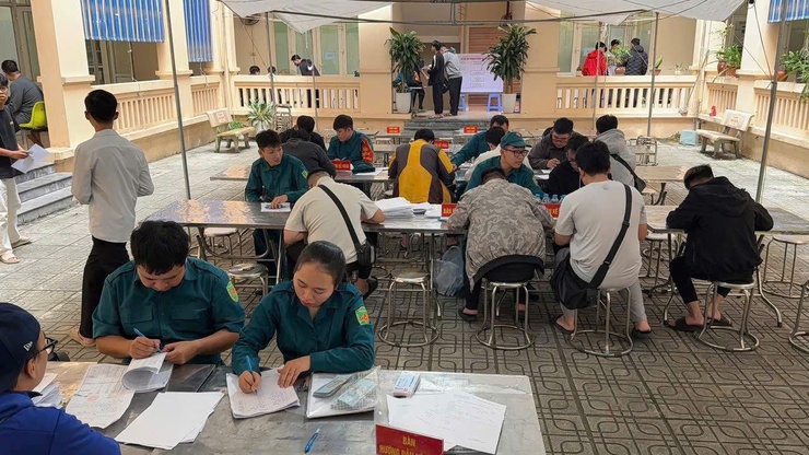 Phường Việt Hưng hoàn thành công tác khám sơ tuyển nghĩa vụ quân sự, nghĩa vụ công an nhân dân năm 2025
- Ảnh 3.