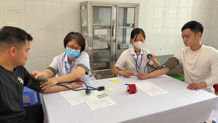 Phường Việt Hưng hoàn thành công tác khám sơ tuyển nghĩa vụ quân sự, nghĩa vụ công an nhân dân năm 2025
- Ảnh 6.