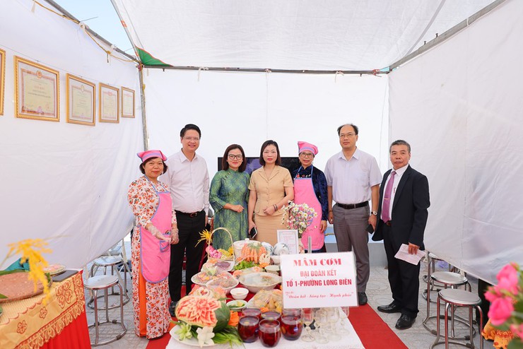 Phường Long Biên nhiều hoạt động ý nghĩa tại Ngày hội Đại đoàn kết toàn dân tộc- Ảnh 7.