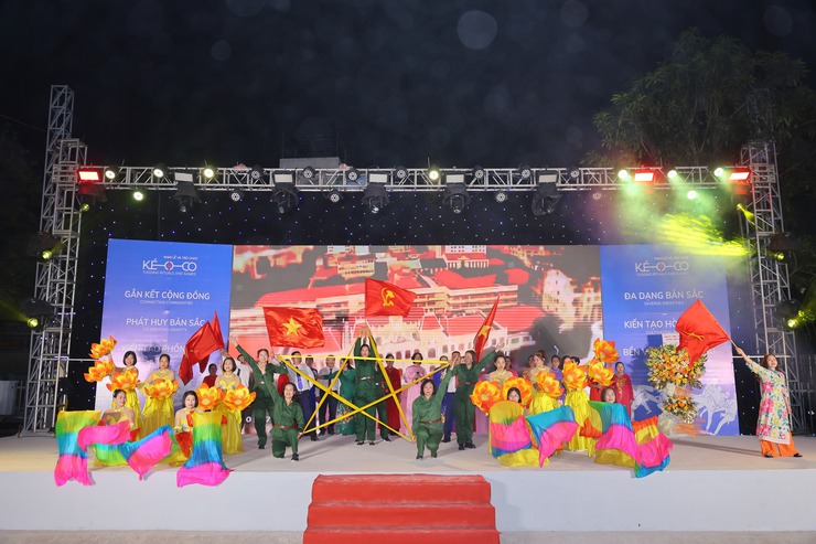 Phường Long Biên nhiều hoạt động ý nghĩa tại Ngày hội Đại đoàn kết toàn dân tộc- Ảnh 9.