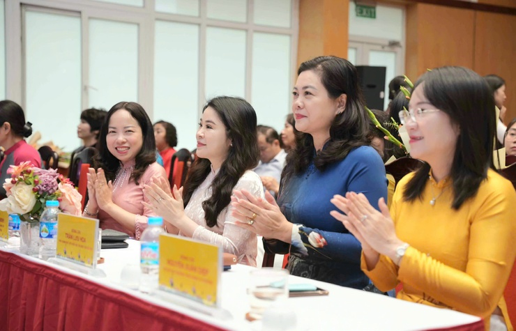 Phường Hai Bà Trưng tuyên dương Nhà giáo tiêu biểu.- Ảnh 2.