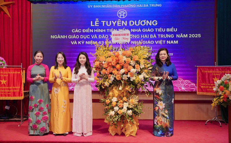 Phường Hai Bà Trưng tuyên dương Nhà giáo tiêu biểu.- Ảnh 3.