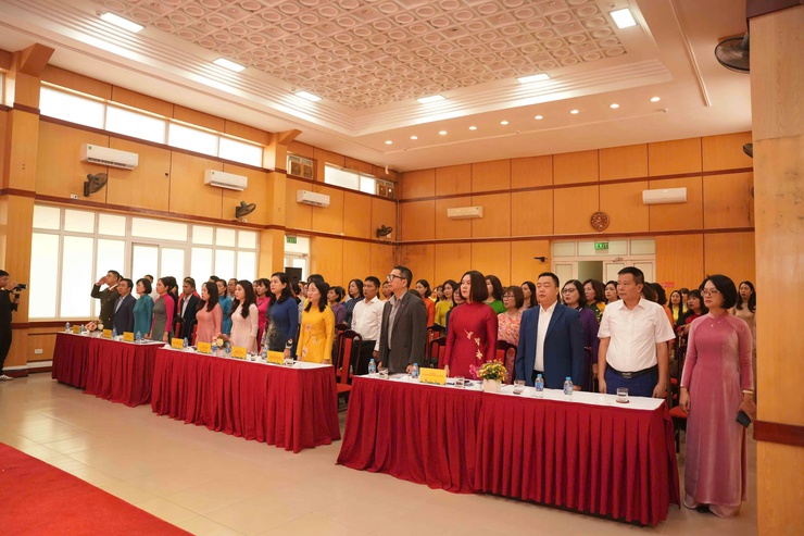 Phường Hai Bà Trưng tuyên dương Nhà giáo tiêu biểu.- Ảnh 1.