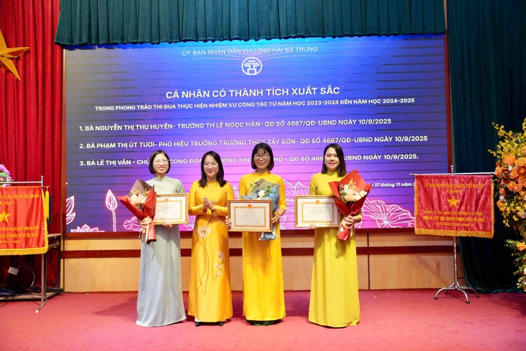 Phường Hai Bà Trưng tuyên dương Nhà giáo tiêu biểu.- Ảnh 12.