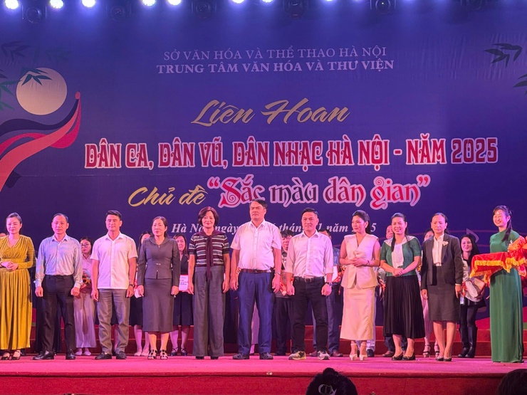 Đội thi phường Bạch Mai tham dự chung khảo Liên hoan Dân ca, dân vũ, dân nhạc Hà Nội năm 2025- Ảnh 3.